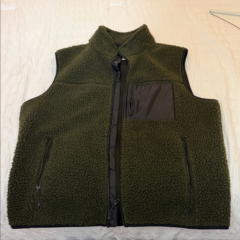 Goodthreads Olive Sherpa Vest with Black Accents